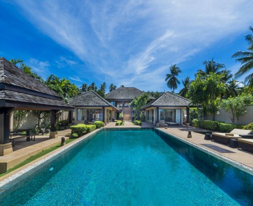 Large beach villa, luxury build.