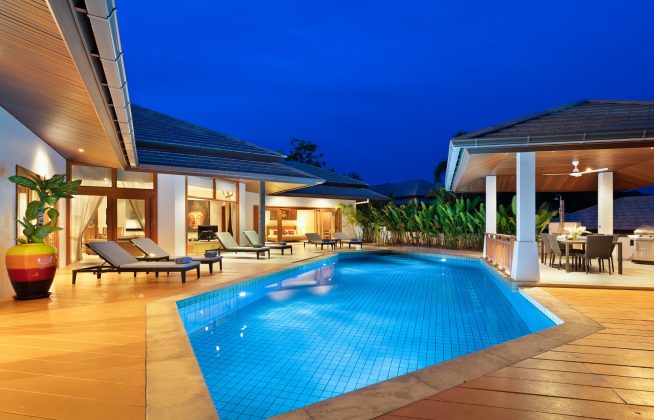 3 bedroom garden villa close to the beach