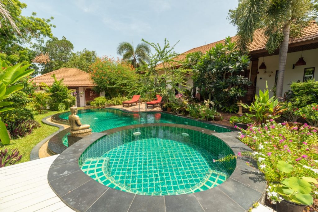 Beautiful garden villa with pool