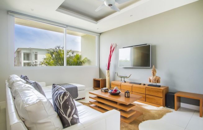 direct foreign freehold near beach