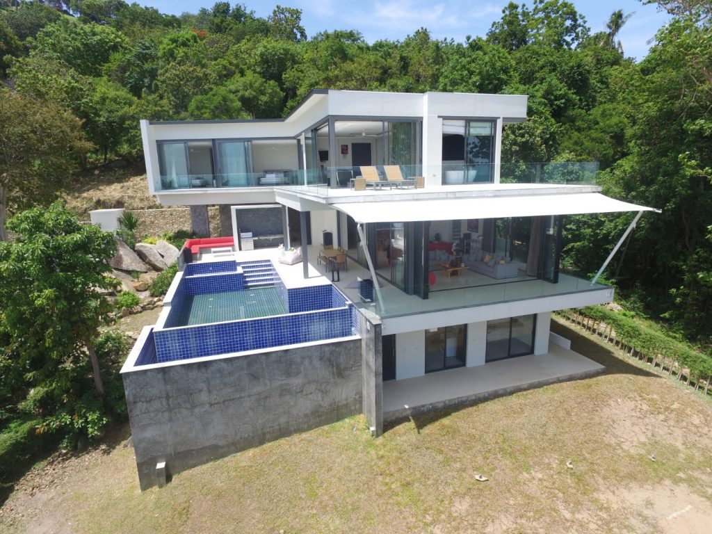 Modern villa, stunning views