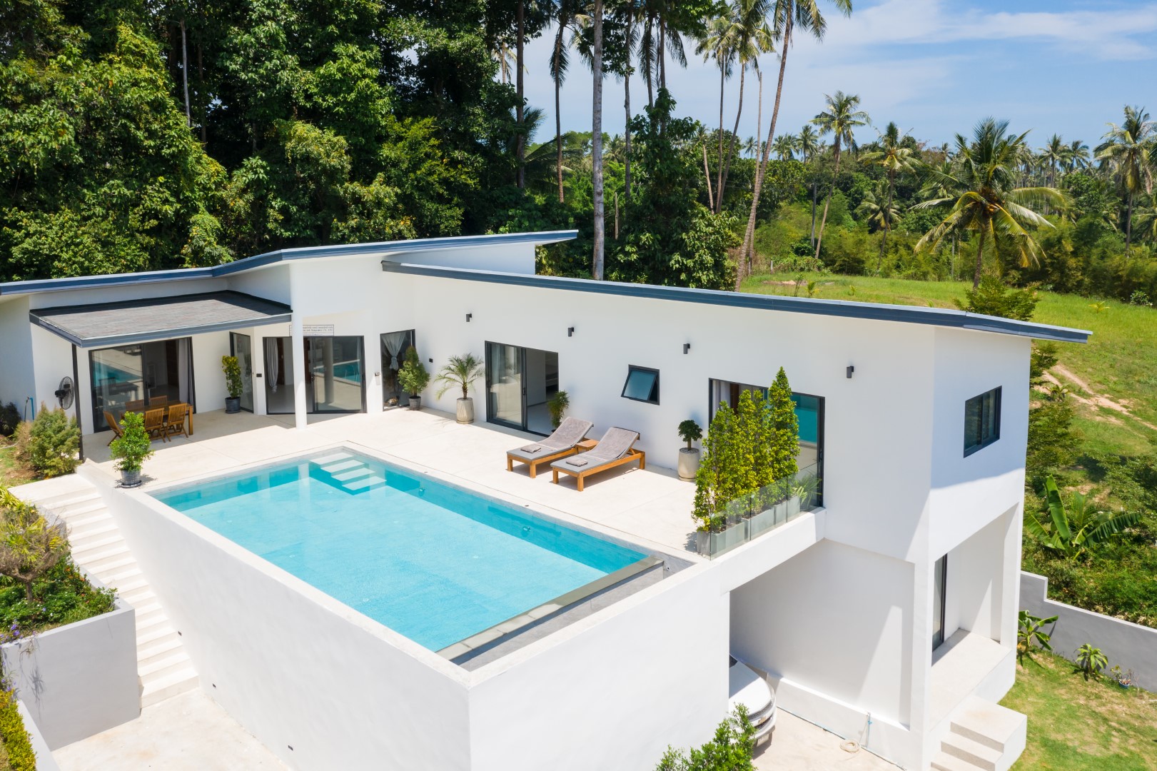 3 bedroom villa with pool