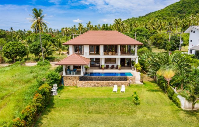 4 bedroom sea view spacious garden