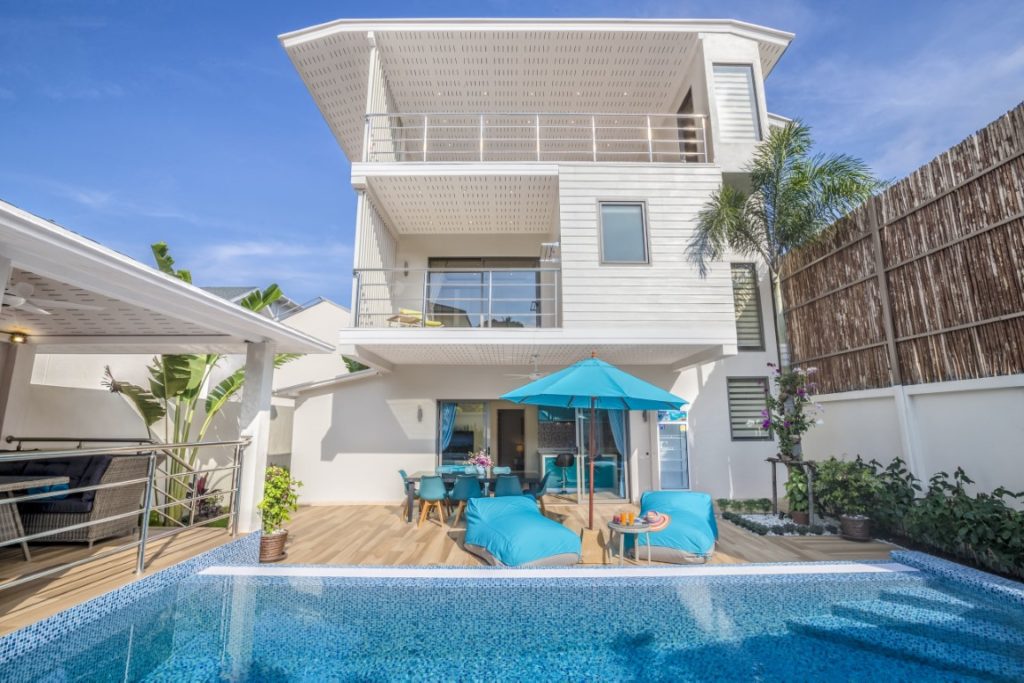 4-bedroom villa close to ban tai beach