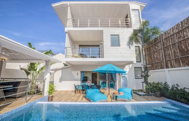 4-bedroom villa close to ban tai beach