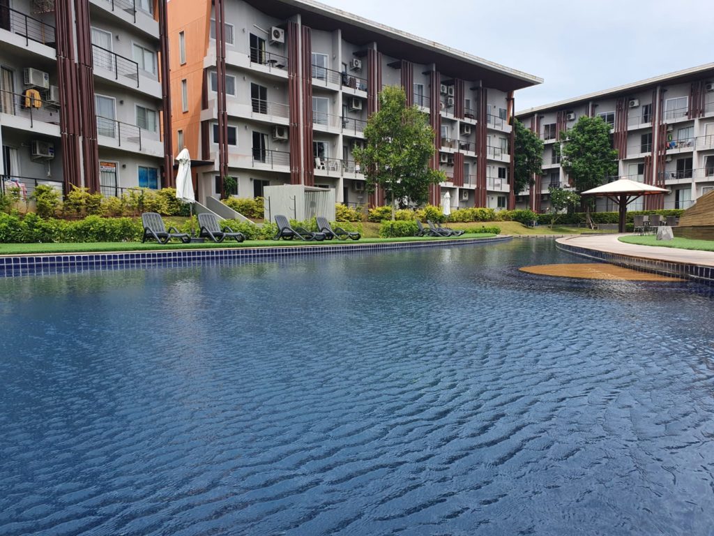 Sea view condo, foreign freehold