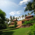 4 bedrooms, sea views, manicured garden