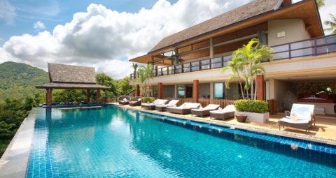 5 bedroom sea view villa located near the action