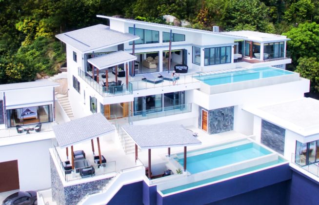 4 bedrooms, panoramic sea views