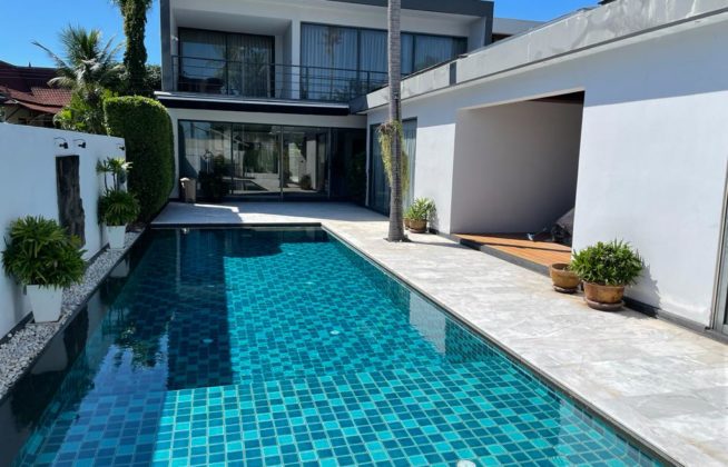 3 bed villa private pool