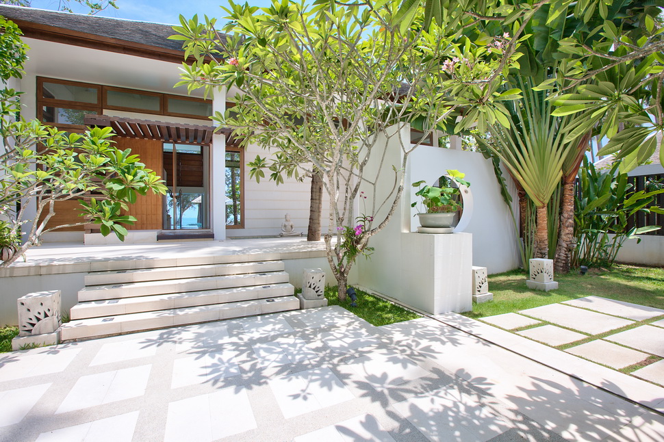 Ban Suriya - Lipa Noi Beachfront Villa in Koh Samui, Thailand.