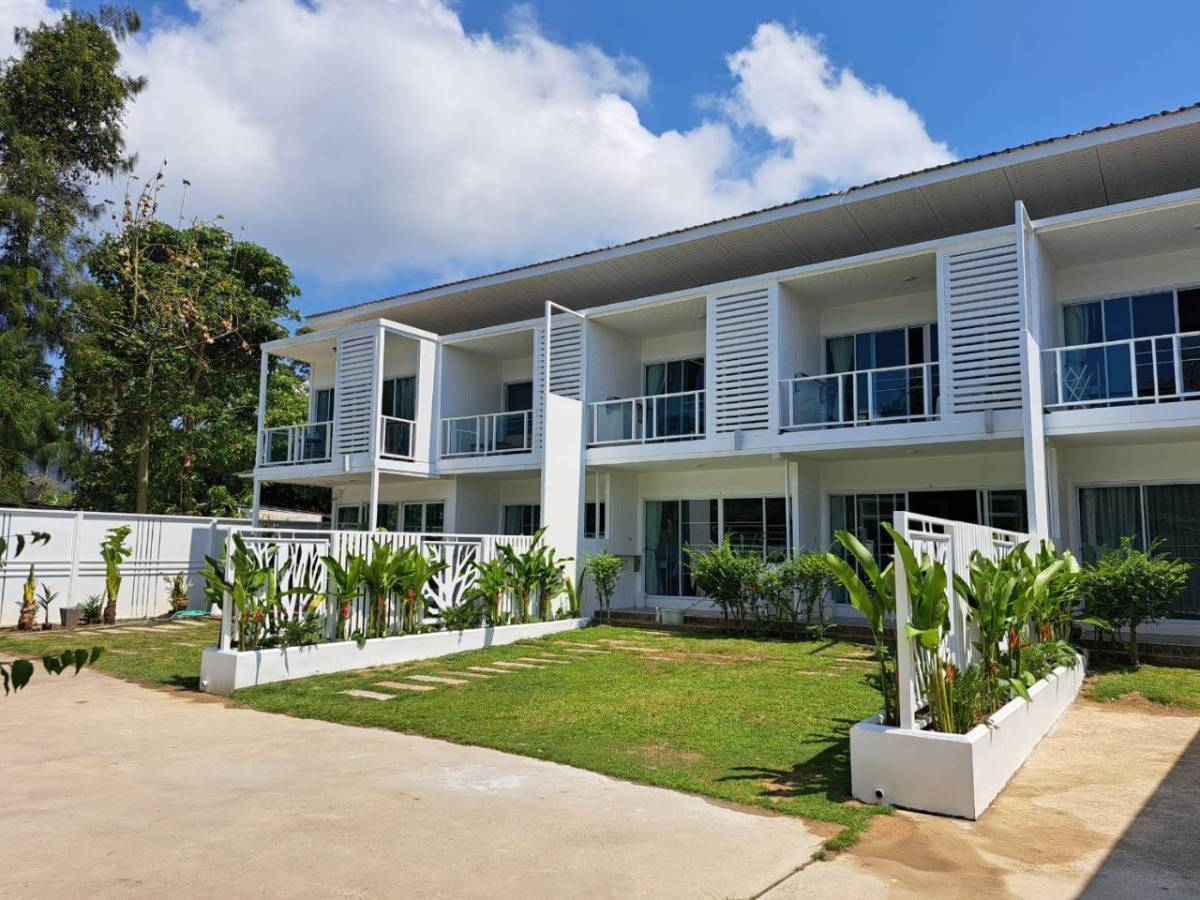 1 18 room motel for sale, chaweng, koh samui