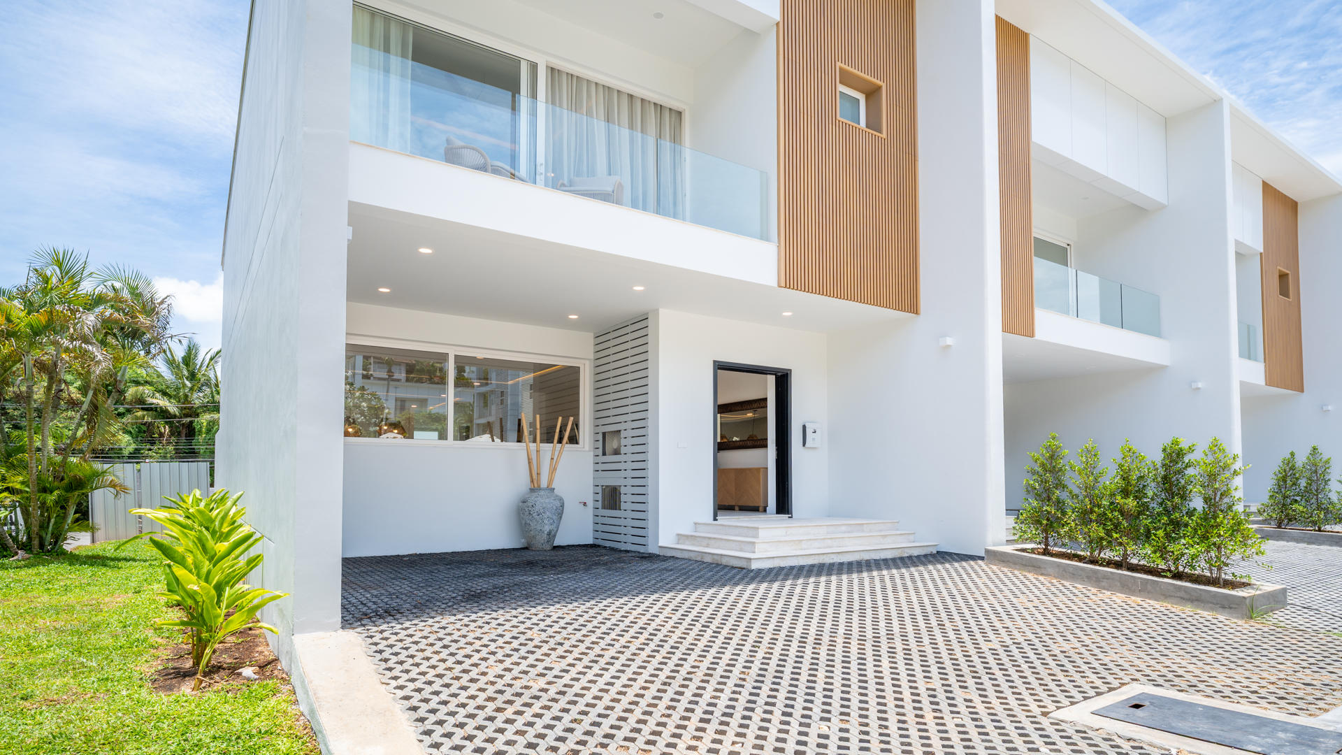 3 bed 2.5 bath Townhouses Property for sale in Koh Samui in Choeng Mon – HS0852