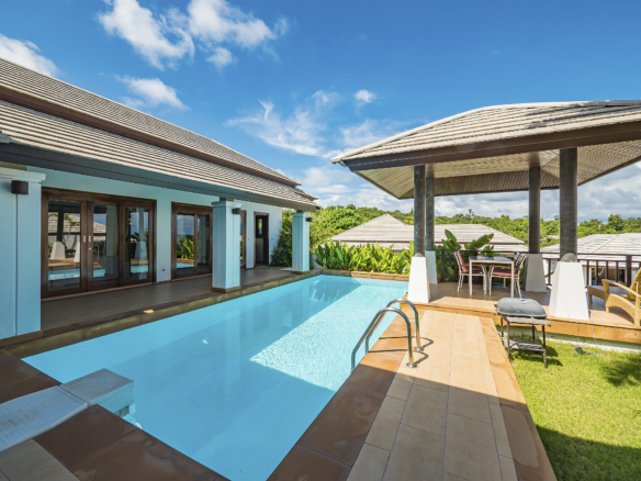 2 bedroom, 2 bathroom, pool villa, walking distance to the beach