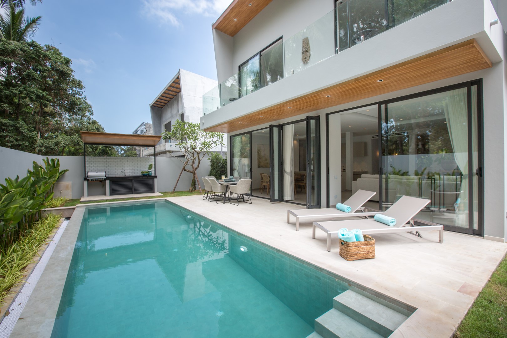 1 3 bedroom, 2.5 bathroom, villa with swimming pool, chaweng, koh samui, thailand