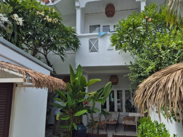 3 bedroom house close to the beach, bangrak, koh samui, thailand