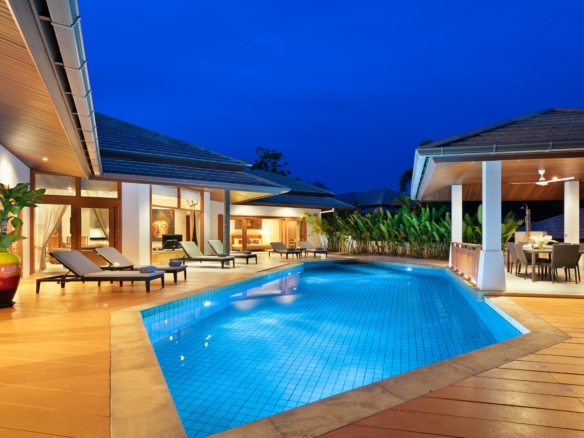 3 bedroom pool villa, walking distance to Choeng Mon beach