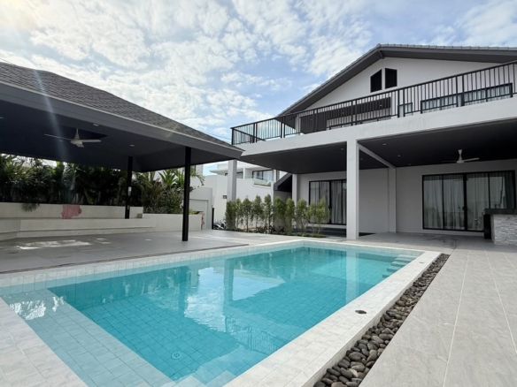 3 bedroom, 3 bathroom villa with swimming pool, walking distance to the beach, Choeng Mon Plai Laem, Koh Samui