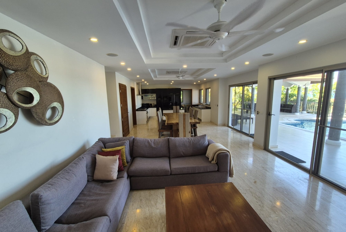 5 bed 4.5 bath Villa Property for sale in Koh Samui in Choeng Mon – HS0899