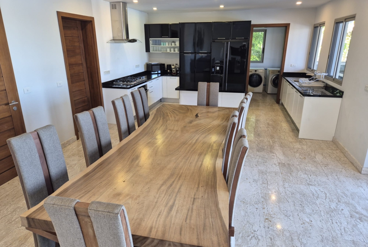 5 bed 4.5 bath Villa Property for sale in Koh Samui in Choeng Mon – HS0899