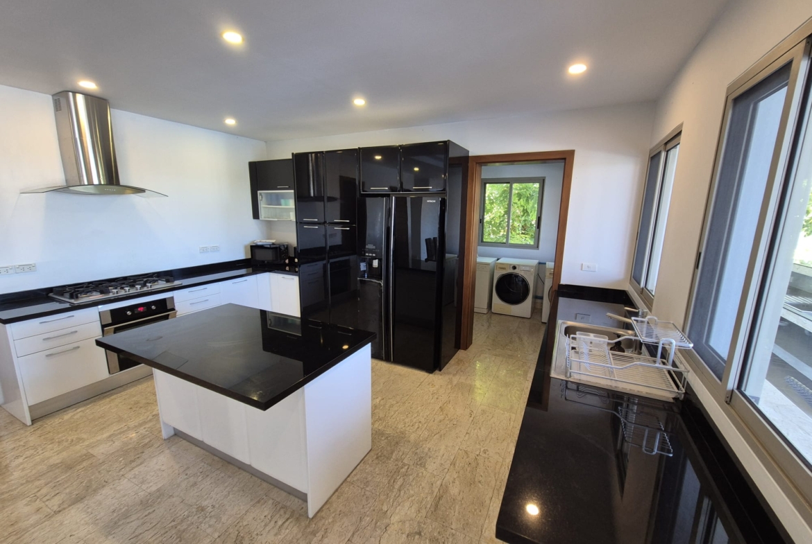 5 bed 4.5 bath Villa Property for sale in Koh Samui in Choeng Mon – HS0899