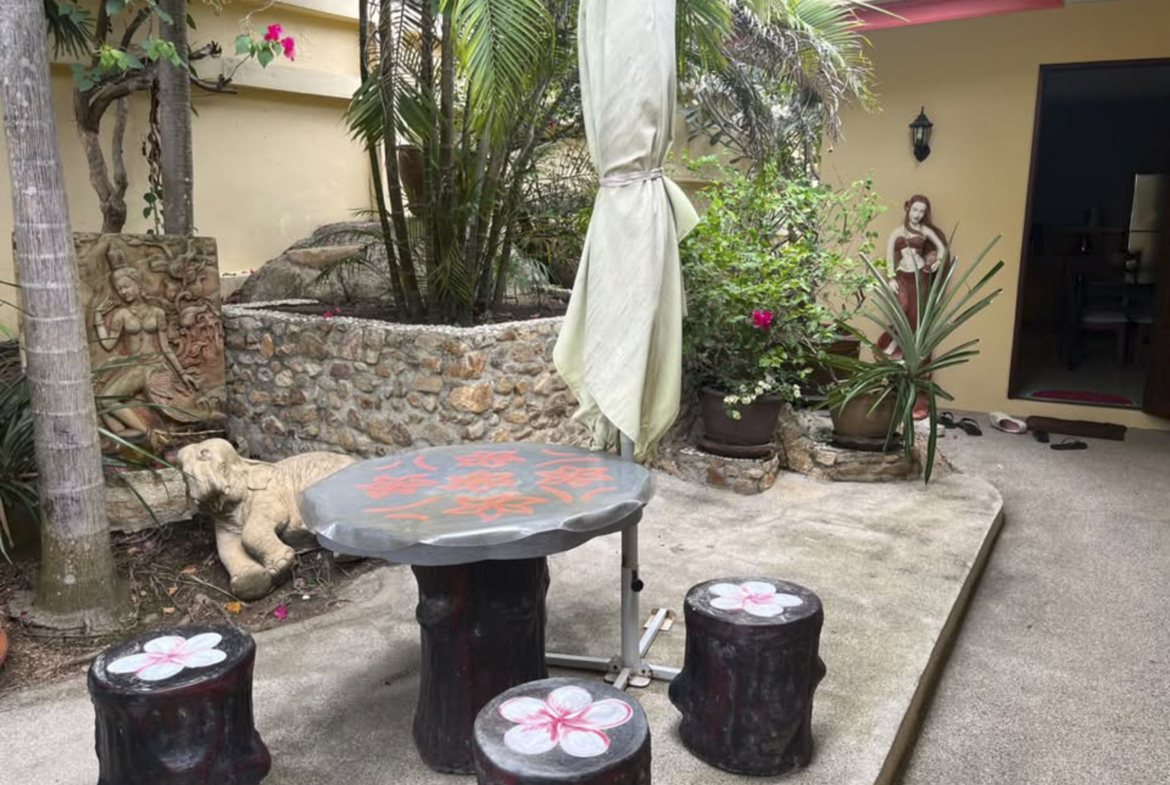 5 bed 5 bath Commercial Property for sale in Koh Samui in Chaweng Noi – HS0907