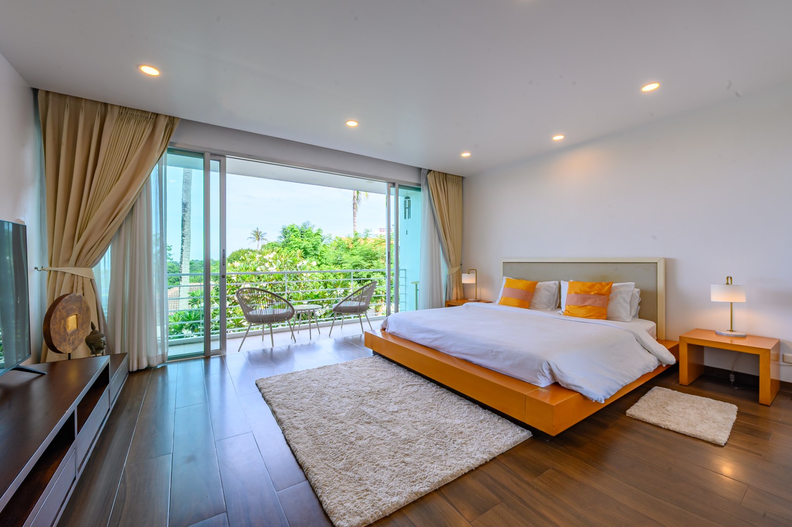 11 2 bed 2.5 bath Townhouse in North East – HS0911