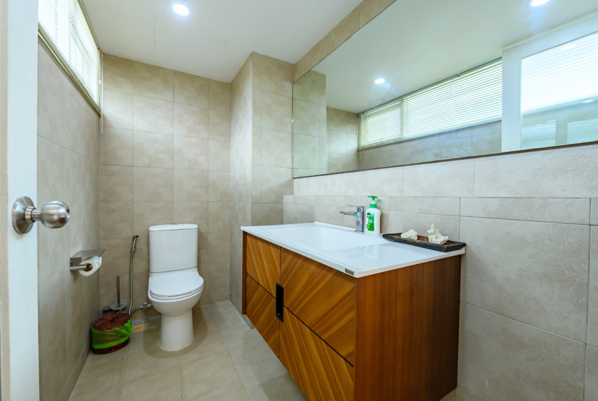 2 bed 2.5 bath Townhouse  in North East – HS0911